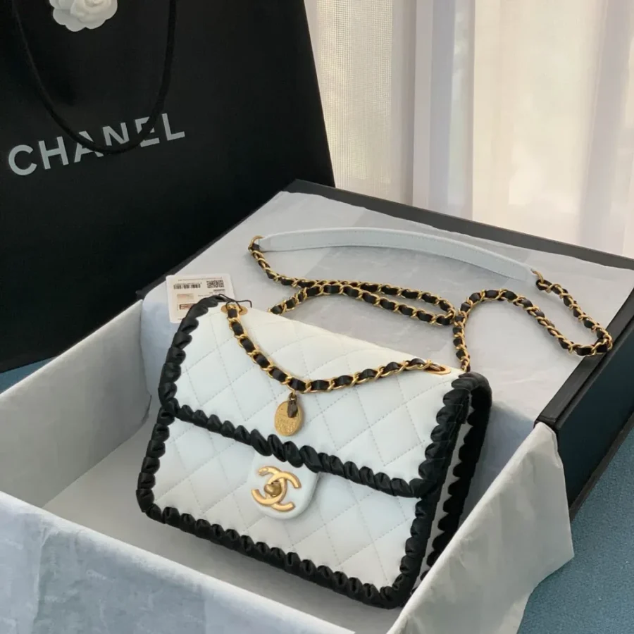 CHANEL Model AS6075#: Size: 22CM: