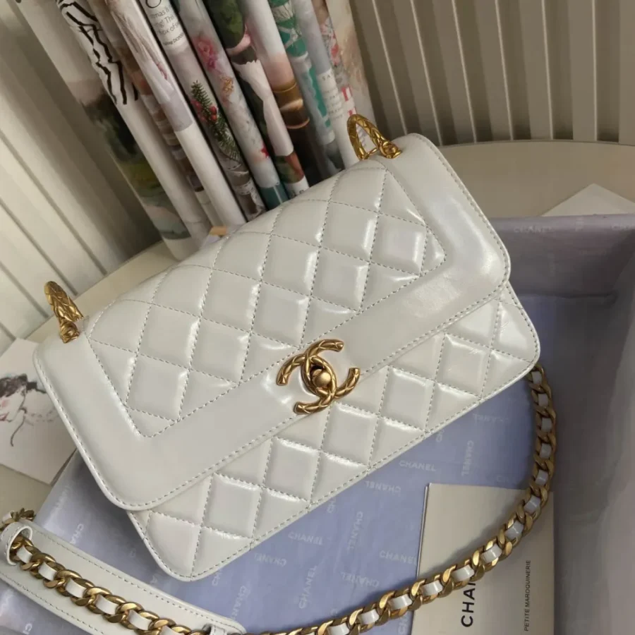 Chanel Vintage Hardware Model: AS2715 Size: 23cm