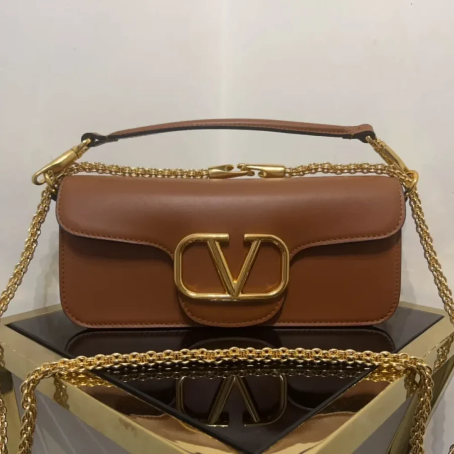 Valentino Size: 27 x 13 x 6 cm Model: 2030