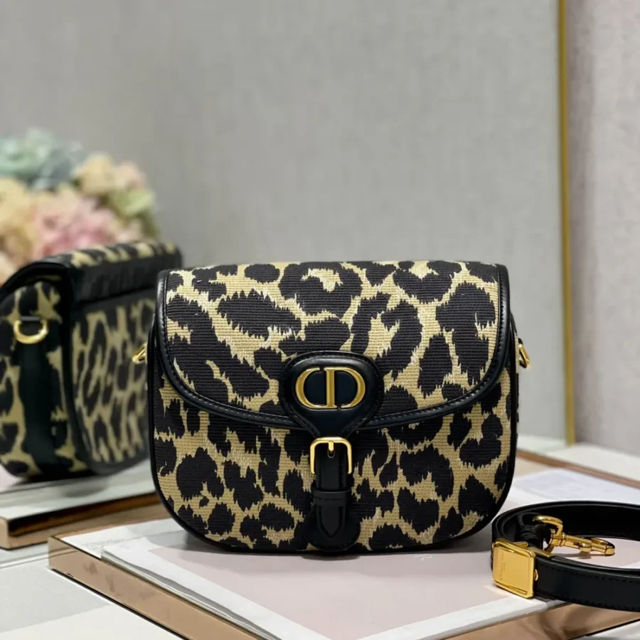 Size:9319 Size:23*18*7cm