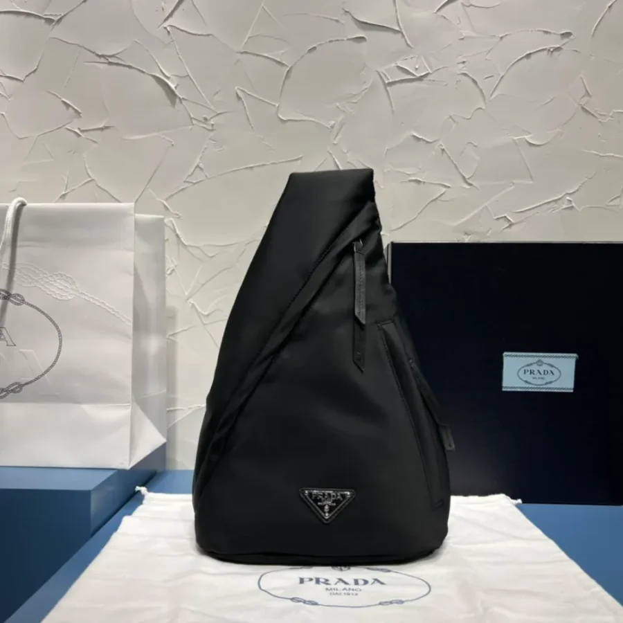 Prada Handbag Size: 26.5x37.5cm 2VZ092