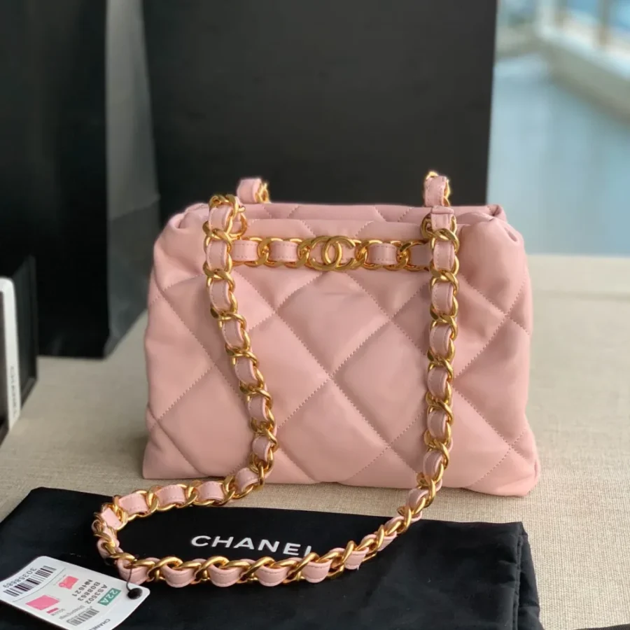 CHANEL Model: AS3502 Size: 24X29X10Cm