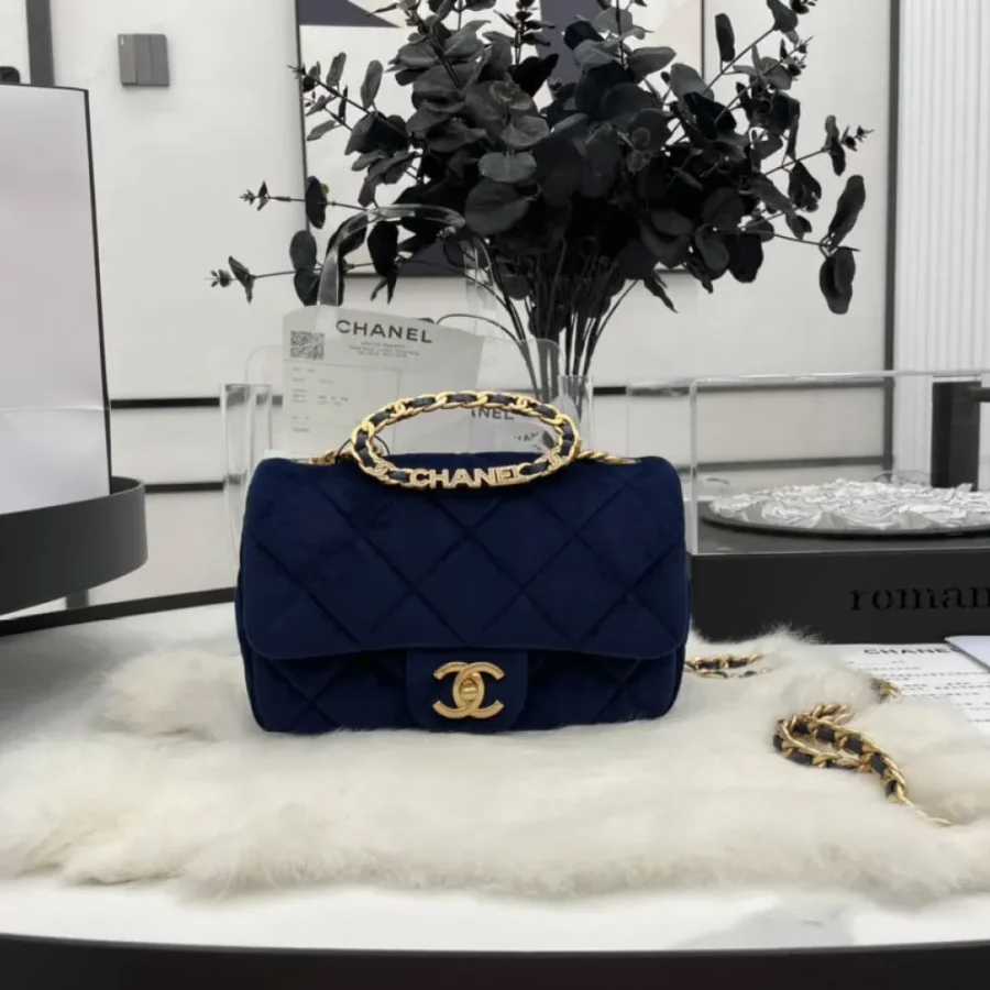 Chanel Size: 24cm