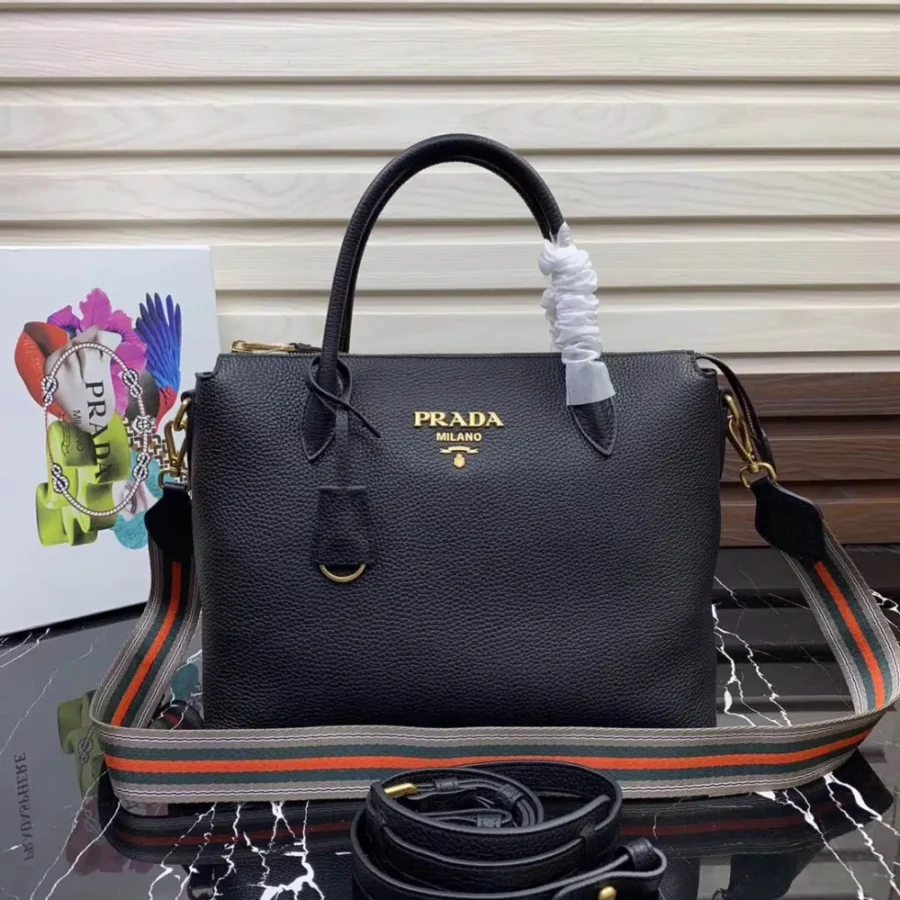 Prada Shoulder Bag Size: 31.2x31.4cm 1BA157