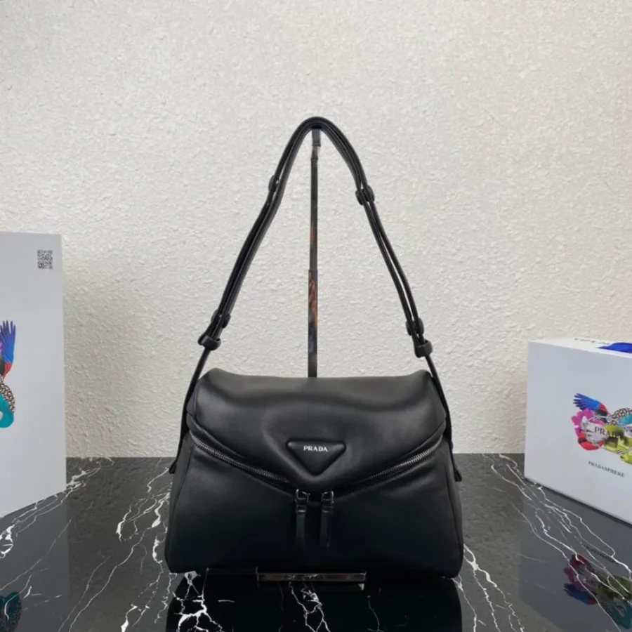 Prada Women's Bag 32x21cm 1BC165