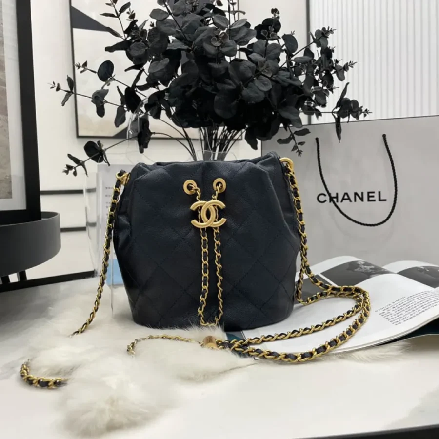 Pearl Ball Size: 17.5x17x14