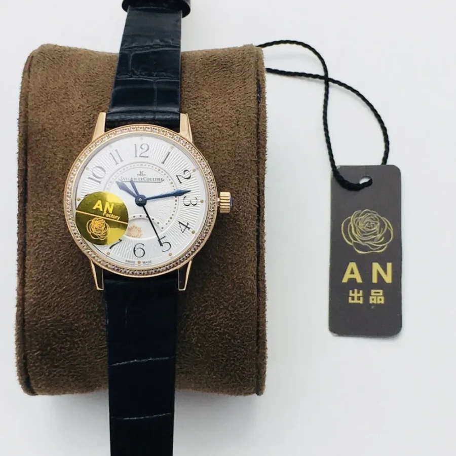 Jaeger-LeCoultre Simple Series Watch Size: 29MM*8.9MM