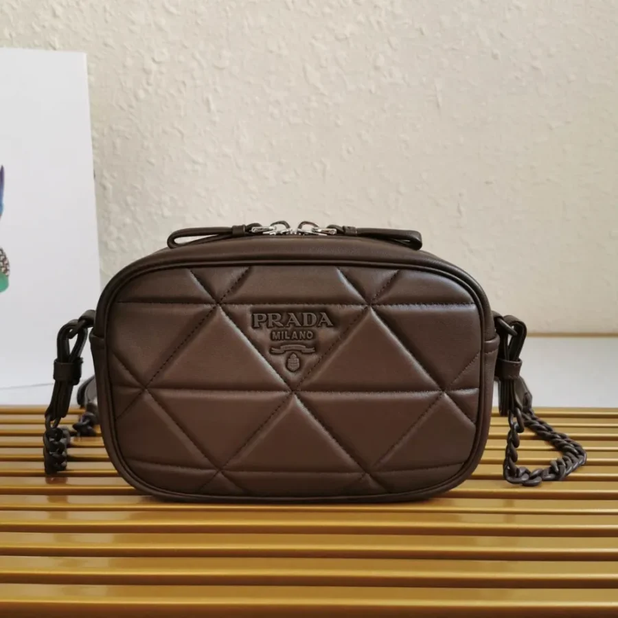 Prada shoulder bag Size: 13.5x21cm 1BH141