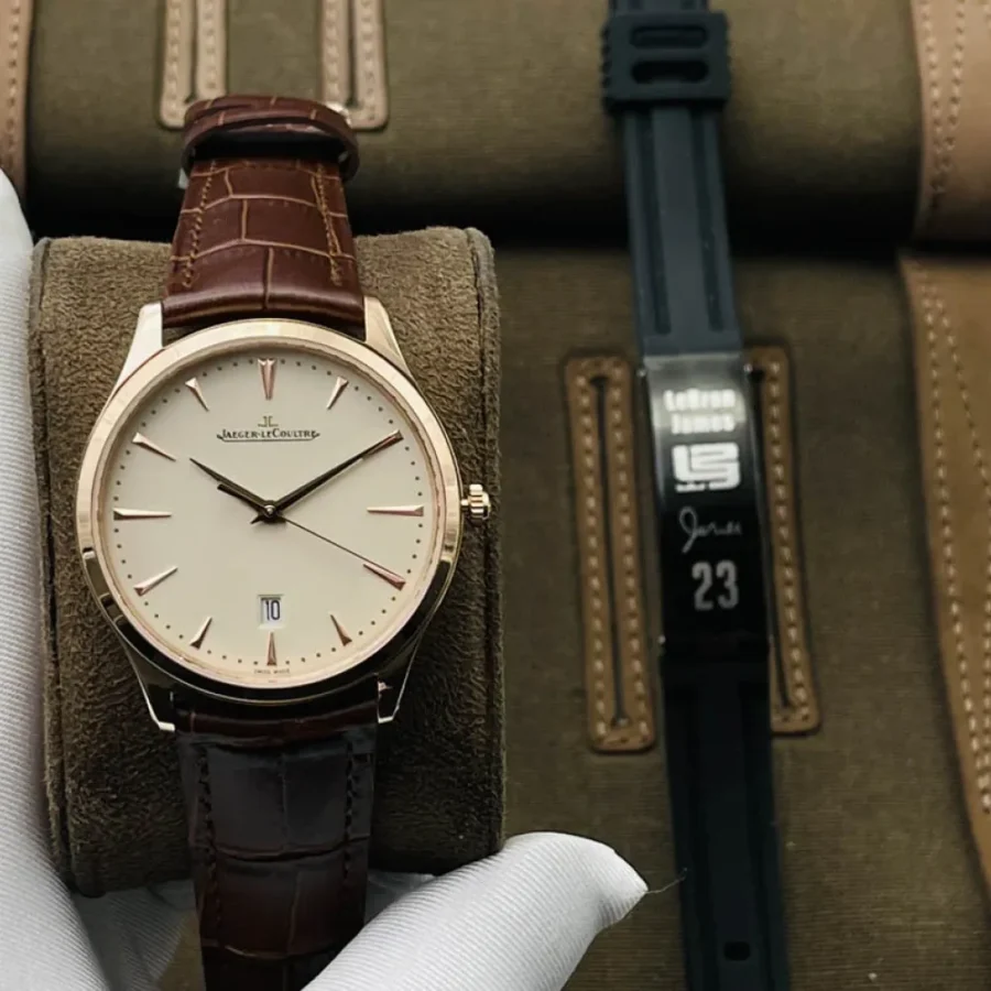 Jaeger-LeCoultre Business Watch Model: Q1238420