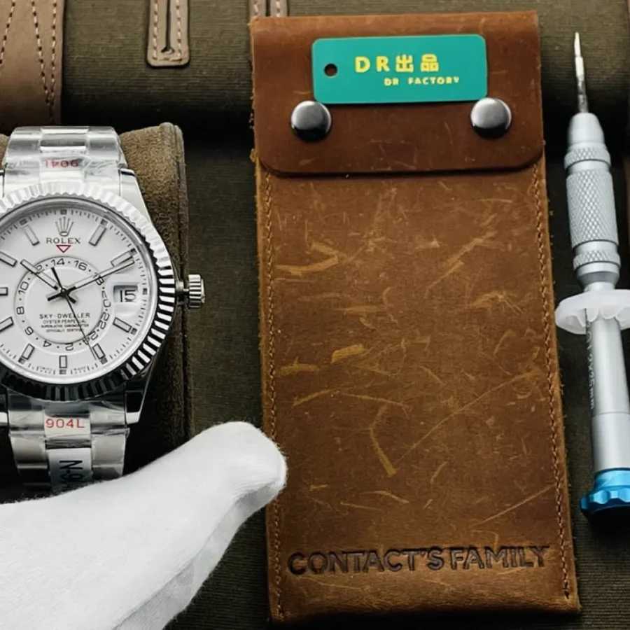Rolex Skywalker Size: 42mm