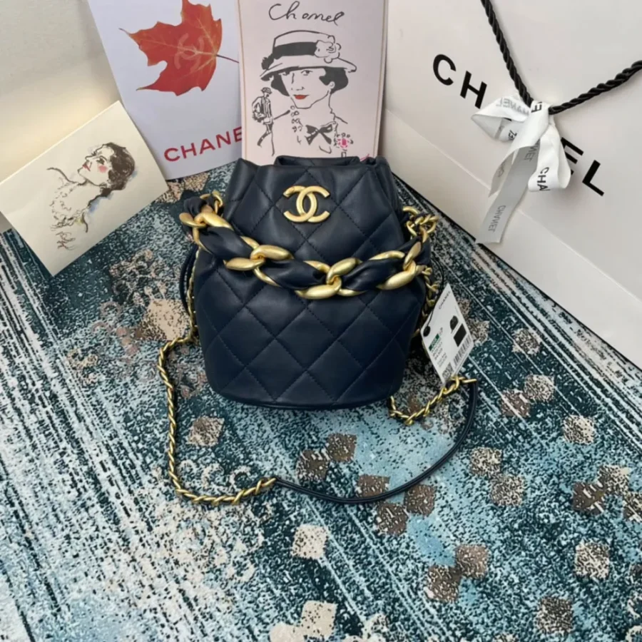 Retro Drawstring One Shoulder Back Retro Black Gold High-end Atmosphere Model: AS2390m Size: 19*16*13cm