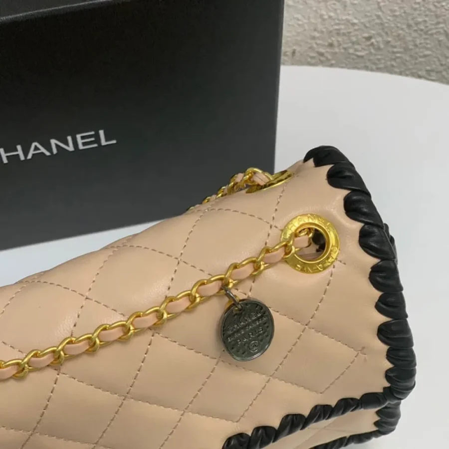 Lambskin Size: 24cm