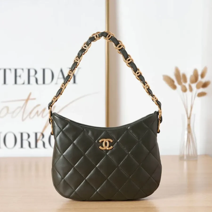 Sheepskin underarm bag Model number: AS3562 Size: 17.5X24X6cm