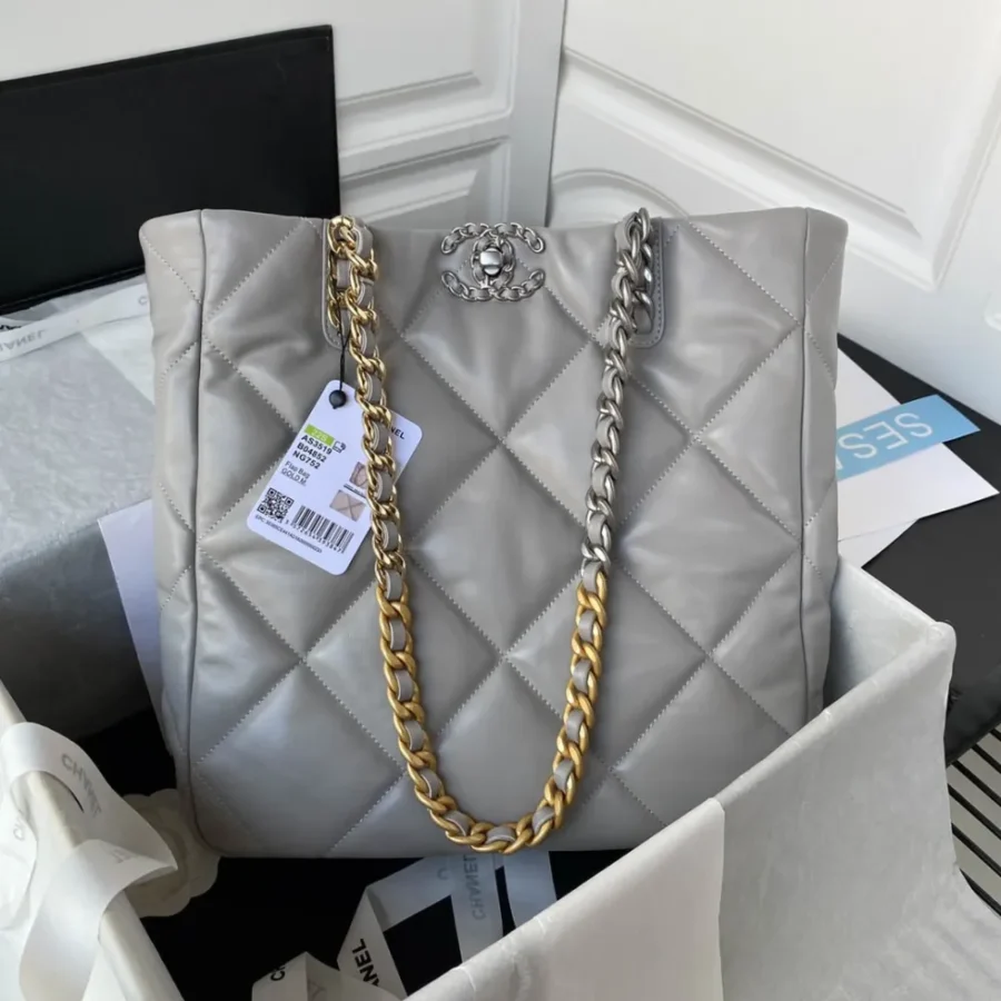 Lambskin Model: AS3519 Size: 30*37*10cm