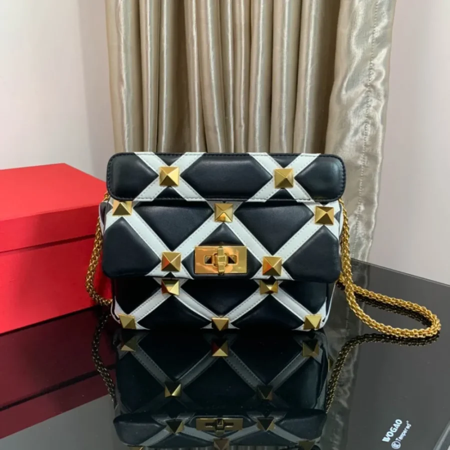 Valentino Size: 25x16x10cm Model:2060S