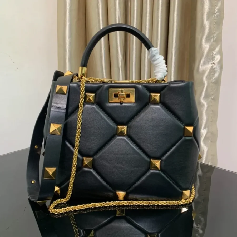 Valentino Model:0097L Size:25x 23x 16cm