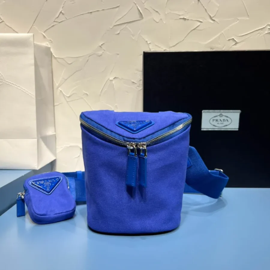 Prada Bucket Crossbody Size: 211515 2VH147