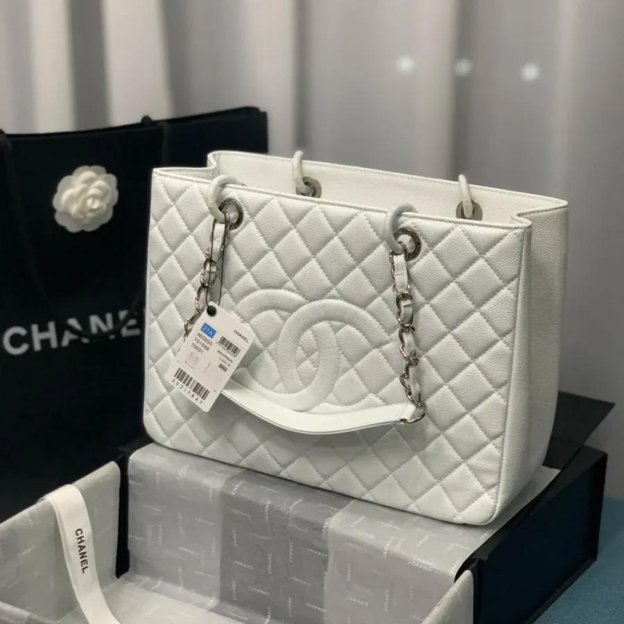 CHANEL Model: 50995# Size: 24X33X13CM Antique Silver