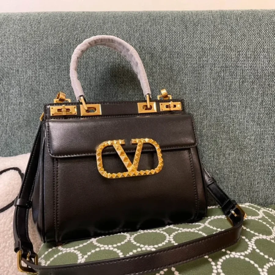 Valentino Model:3300 Size:23x20x6cm