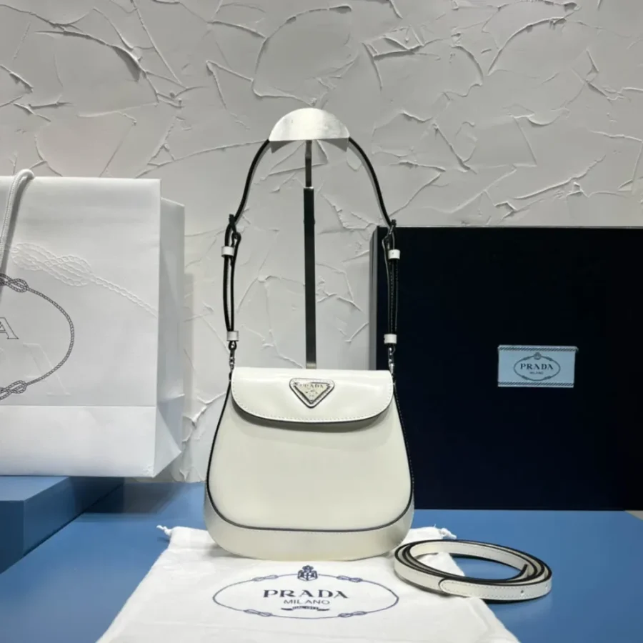 Prada Cleo Series Handbag Size: 17x14.5cm 1BH188