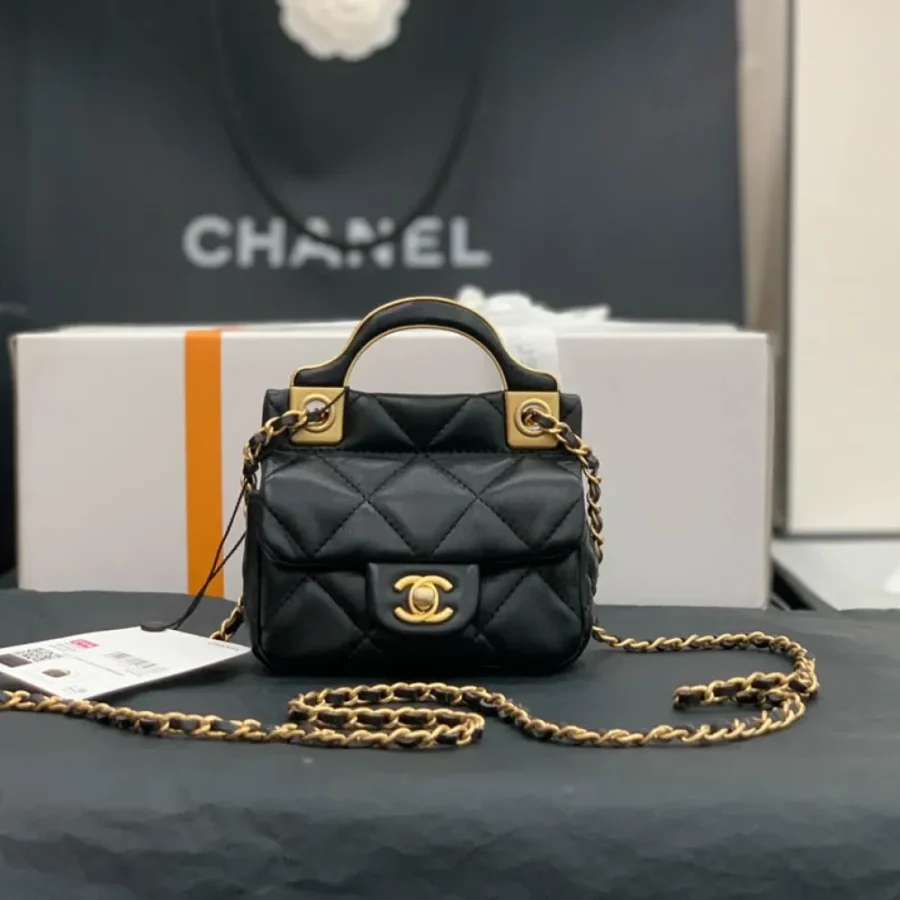 CHANEL Hanger Pouch Model: AP2271#: Size: 11X10X3CM