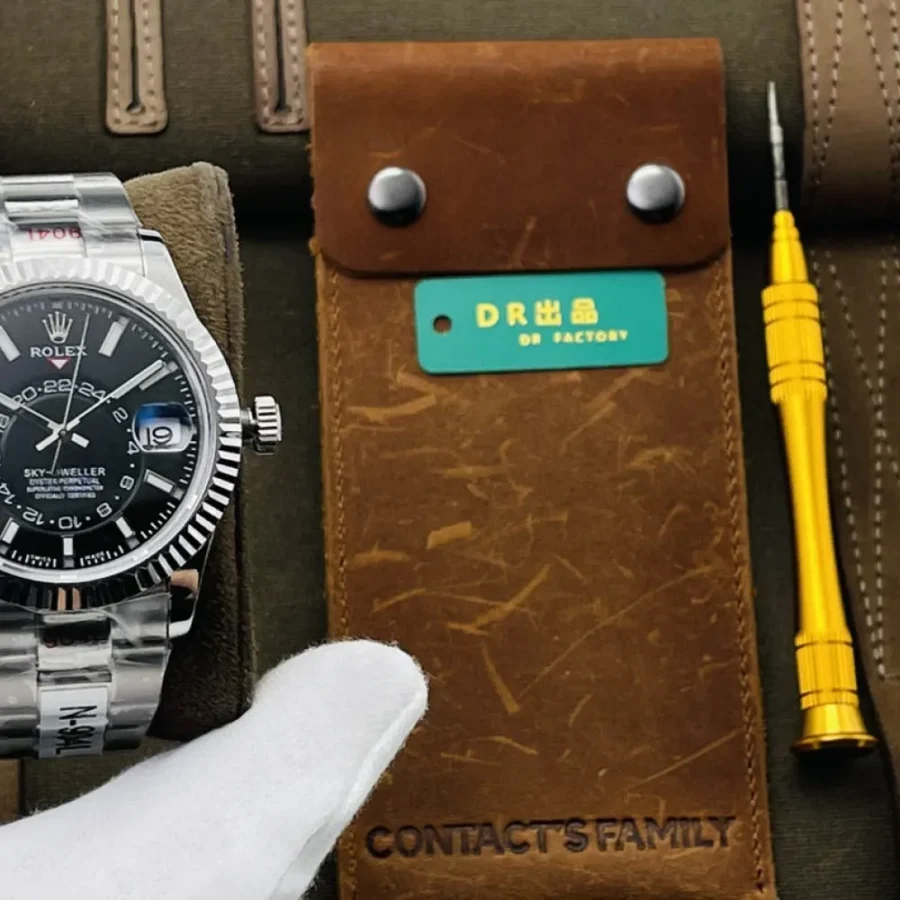 Rolex Skywalker Size: 42mm