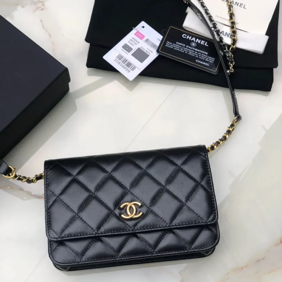 Chanel Model: AP2548 Size: 19cmX12cmX3cm