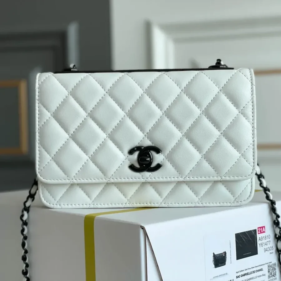 Size: 19cm