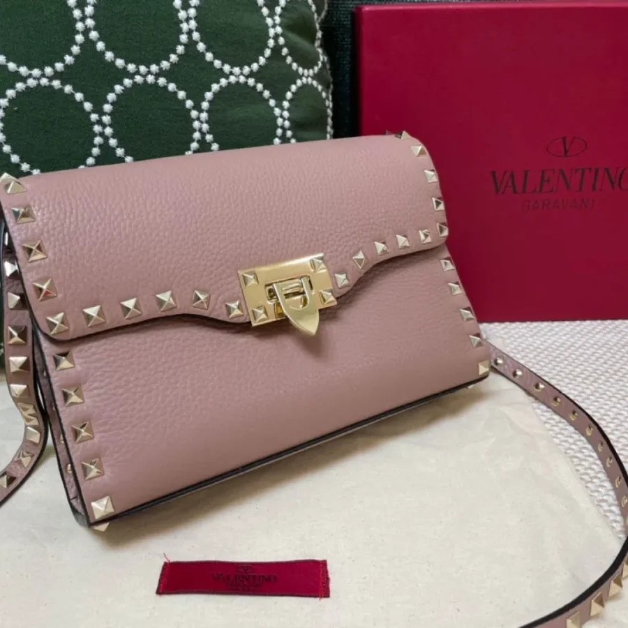 Valentino model: 0181 size: 22.5*5*16
