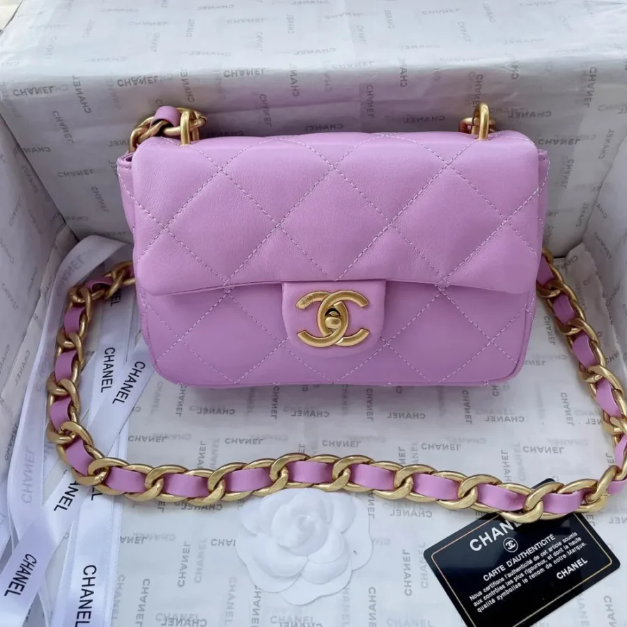 Chanel size: 21x12cm