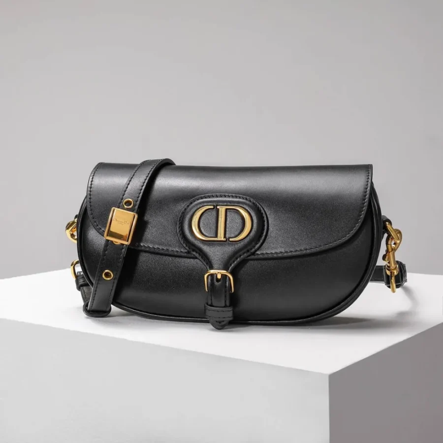 Bobby East-West Underarm Bag Handbag Size: 2029 Size 22x13x5cm