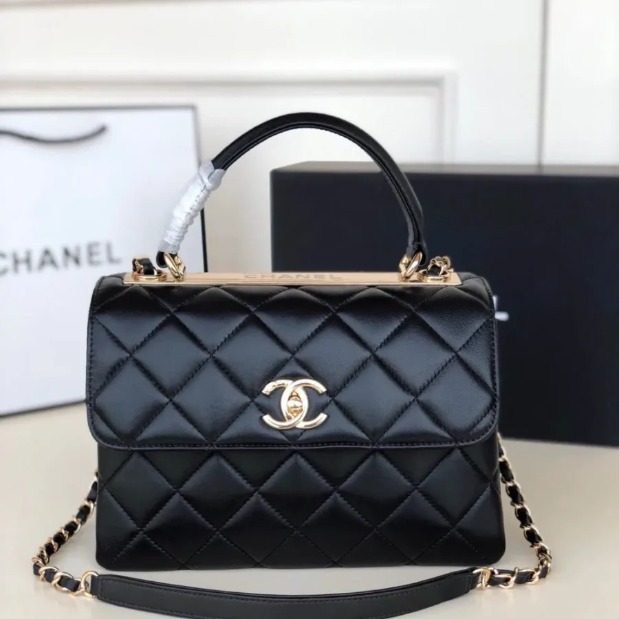 Chanel lambskin Model: 92236 Size: 25cmX15cmX17cm