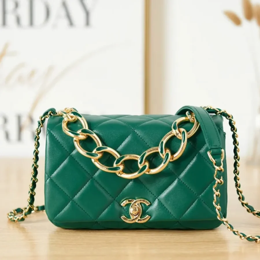 Lambskin Style: AS3366 Size: 20X9X13.5Cm
