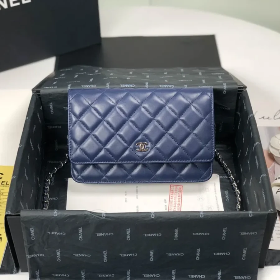 Lambskin Shoulder Chain Bag Style Number: 33814