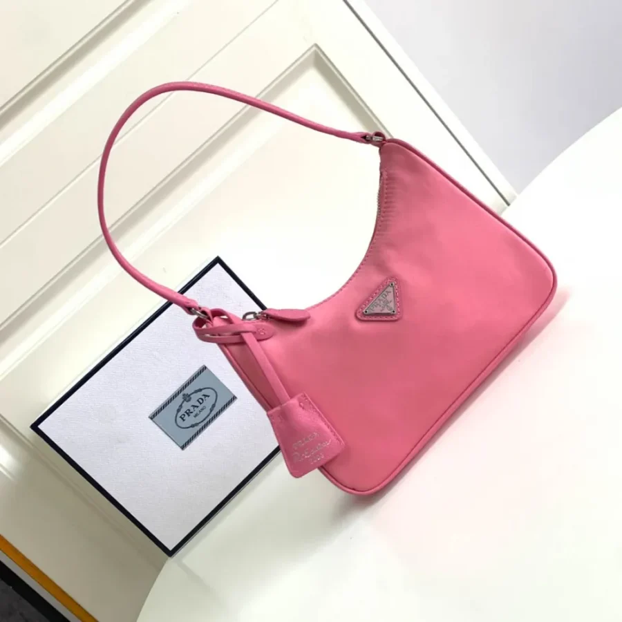 Prada Medium Vintage Bag Size: 22X12cm 1NE204