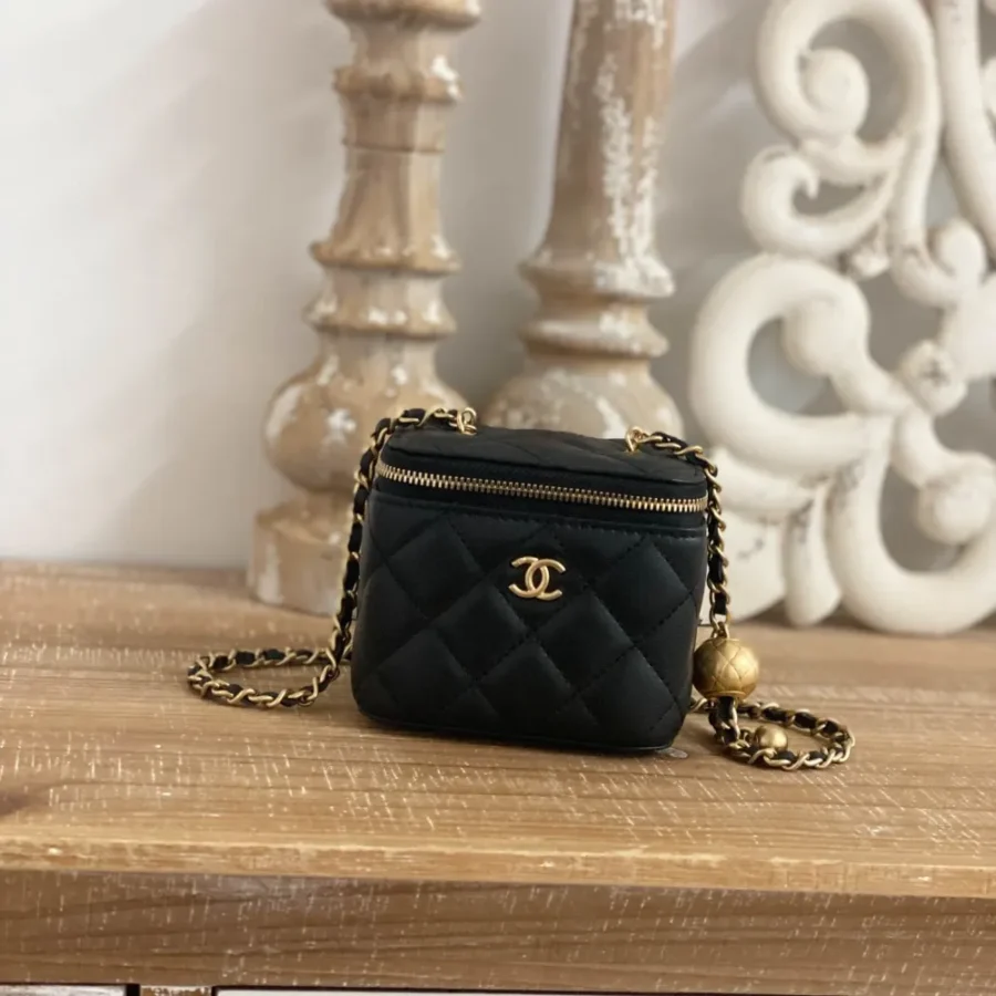 Classic Chain Size: 10.5 8.5 7cm Code: 81219