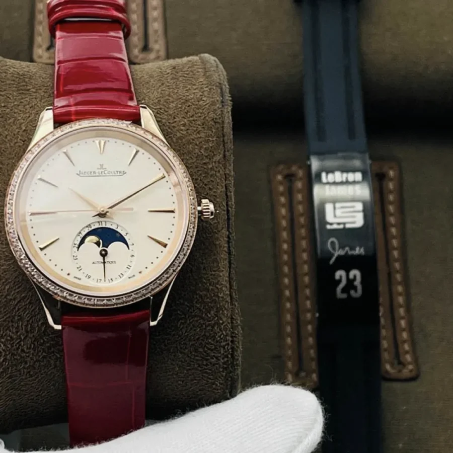 Jaeger-LeCoultre watch Diameter: 34MM