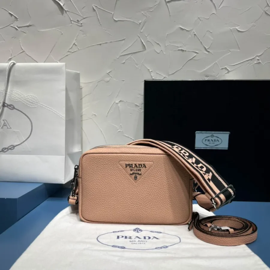 Prada Shoulder Bag Size: 22x14cm 1BH082