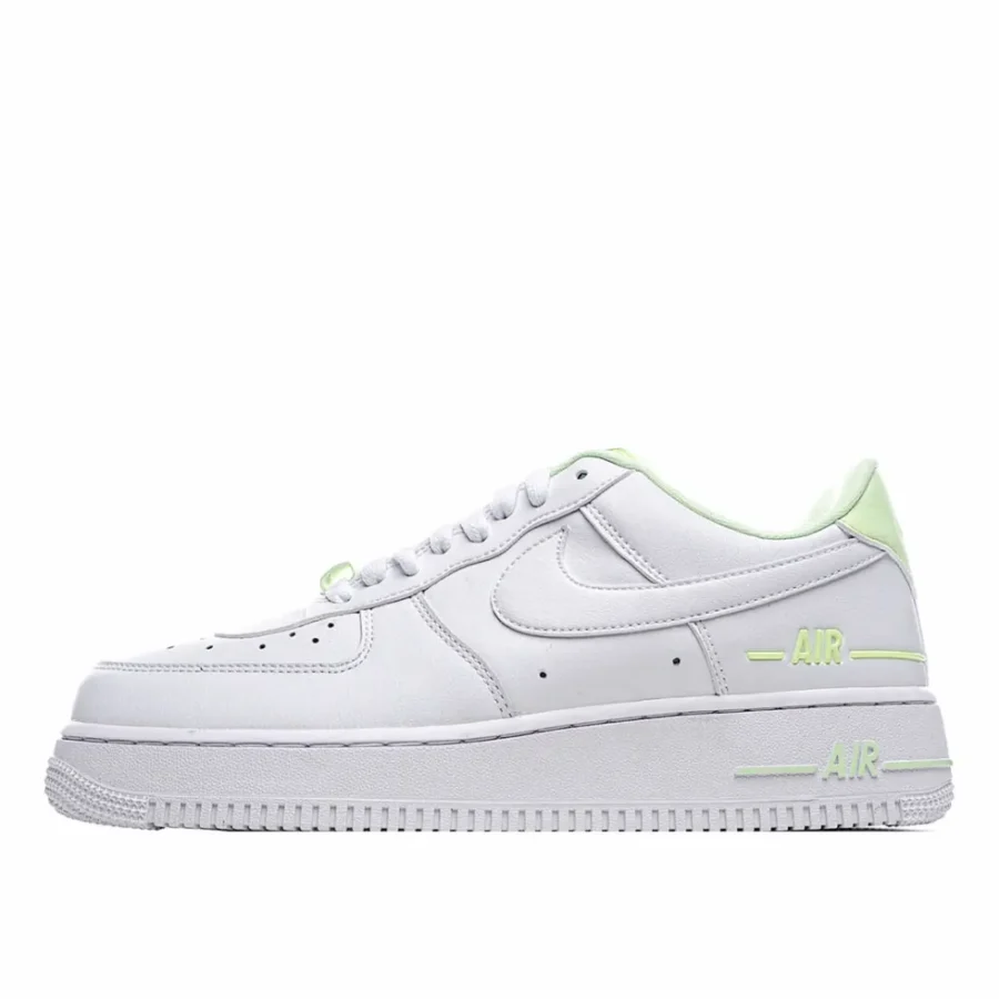 Nike AIR FORCE 107 Sneakers Yellow