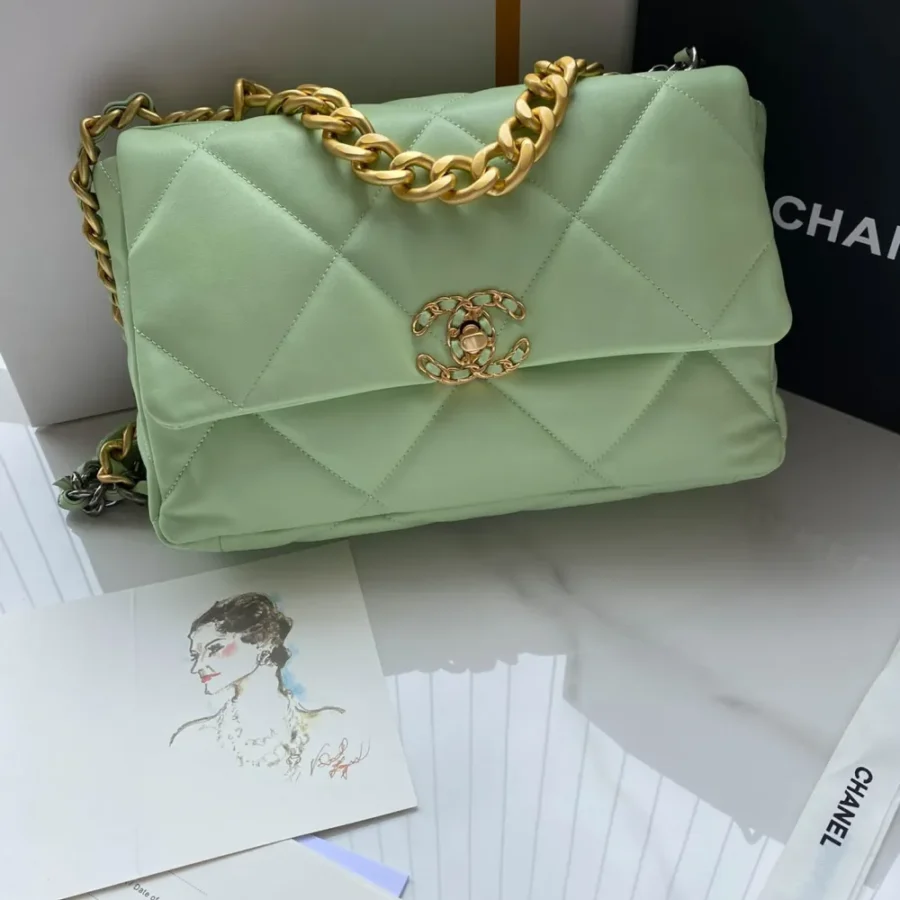 Chanel Model: S1161 Size: 30cm